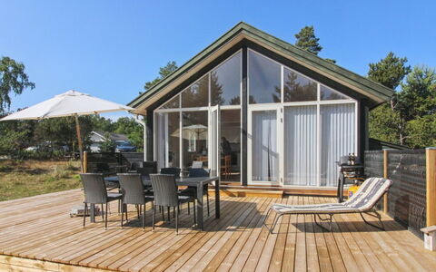 Hilje - 350M from the Sea: Græs, Busk, Hus, Have, Hjem, Sommerhus, Land Lot, Lawn, Bunddække