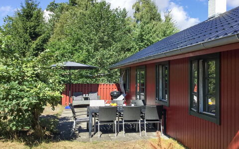 Patti - 150M from the Sea: Træ, Hus, Sommerhus, Hjem, Tag, Landdistrikt, Sidespor, Bjælkehytte, Garden Bygninger, Hårdttræ