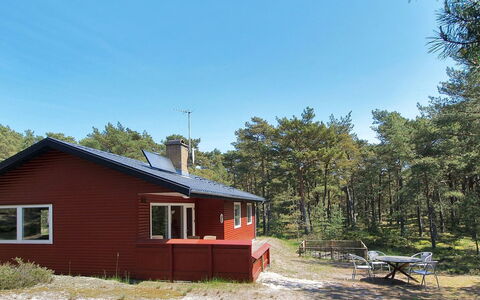 Apelone - 300M from the Sea: Træ, Hus, Sommerhus, Hjem, Tag, Landdistrikt, Sidespor, Bjælkehytte, Garden Bygninger, Hårdttræ
