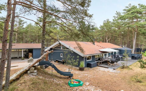 Dagi - 300M from the Sea: Træ, Hus, Sommerhus, Hjem, Tag, Landdistrikt, Sidespor, Bjælkehytte, Garden Bygninger, Hårdttræ
