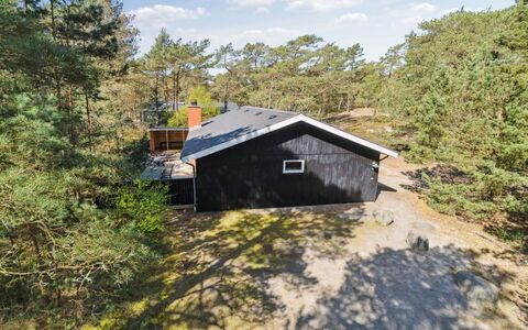 Hildegerd - 500M from the Sea: Bygning, Hus, Træ, Hjem, Tag, Sommerhus, Boligområde, Busk, Arkitektur