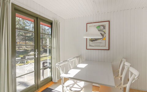 Jale - 50M from the Sea: Træ, Hus, Sommerhus, Hjem, Tag, Landdistrikt, Sidespor, Bjælkehytte, Garden Bygninger, Hårdttræ