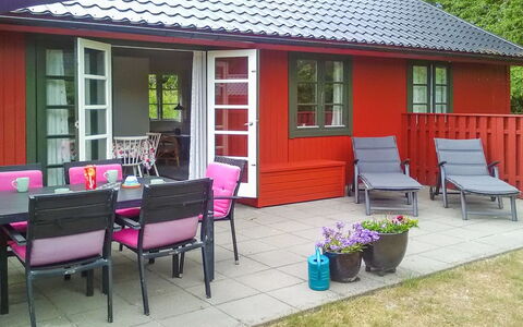 Alde - 300M from the Sea: Møbel, Udendørs Møbler, Stol, Sommerhus, Udendørs Bord, Skygge, Gård, Bejdse, Backyard, Design