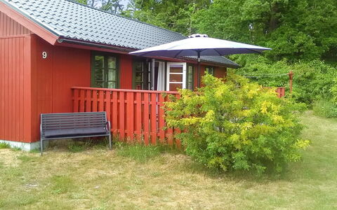 Alde - 300M from the Sea: Sommerhus, Lawn, Have, Backyard, Skygge, Gård, Garden Bygninger, Udendørs Møbler, Hårdttræ, Bejdse
