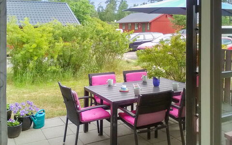 Alde - 300M from the Sea: Møbel, Stol, Bord, Udendørs Møbler, Udendørs Bord, Køkken & Spisebord, Have, Skygge, Gård, Kaffebord
