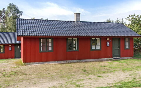 Loke - 300M from the Sea: Træ, Hus, Sommerhus, Hjem, Tag, Landdistrikt, Sidespor, Bjælkehytte, Garden Bygninger, Hårdttræ