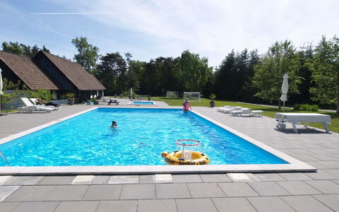 Franzine - 200M from the Sea: Sommerhus, Have, Sidespor, Garden Bygninger, Skygge, Gård, Backyard, Lawn, Stuehus, Landscaping