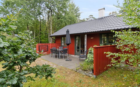Nahuel - 200M from the Sea: Træ, Tag, Sommerhus, Bjælkehytte, Estate, Bjælke, Tømmer, Veranda, Design, Hårdttræ