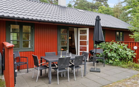 Nahuel - 200M from the Sea: Træ, Sommerhus, Bejdse, Skygge, Backyard, Udendørs Møbler, Gård, Garden Bygninger, Have, Stol