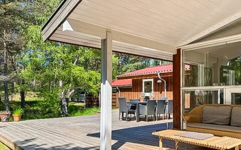Gaja - 1Km from the Sea: Træ, Veranda, Hjem, Tag, Hus, Dør, Sommerhus, Bejdse, Hårdttræ, Dæk