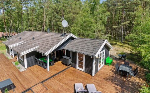 Signe - 850M from the Sea: Hjem, Sommerhus, Sidespor, Hårdttræ, Skygge, Planke, Design, Estate, Veranda, Dæk