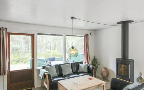 Michel - 300M from the Sea: Træ, Hus, Sommerhus, Hjem, Tag, Landdistrikt, Sidespor, Bjælkehytte, Garden Bygninger, Hårdttræ