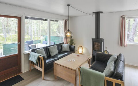 Michel - 300M from the Sea: Træ, Hus, Sommerhus, Hjem, Tag, Landdistrikt, Sidespor, Bjælkehytte, Garden Bygninger, Hårdttræ