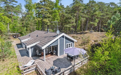 Hallgerd - 800M from the Sea: Sommerhus, Have, Sidespor, Garden Bygninger, Skygge, Gård, Backyard, Lawn, Stuehus, Landscaping