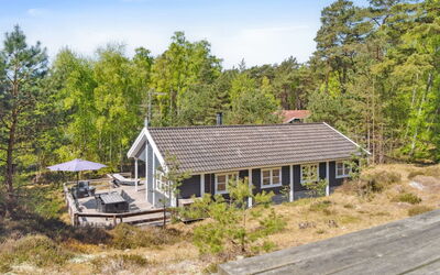 Hallgerd - 800M from the Sea