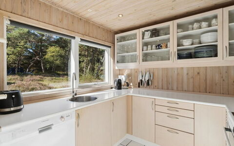 Minka - 1.5Km from the Sea: Køkken, Countertop, Gulvbelægning, Træ, Cabinetry, Indretning, Køkken Apparat, Etage, Loft, Møbel