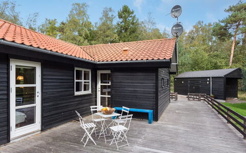 Fastulf - 300M from the Sea: Træ, Bejdse, Planke, Hårdttræ, Sommerhus, Dæk, Sidespor, Skygge, Trægulve, Garden Bygninger