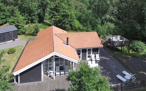 Fastulf - 300M from the Sea: Græs, Træ, Landdistrikt, Busk, Sommerhus, Tag, Almindeligt, Land Lot, Hjem, Bunddække
