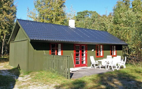 Tom - 125M from the Sea: Træ, Hus, Sommerhus, Hjem, Tag, Landdistrikt, Sidespor, Bjælkehytte, Garden Bygninger, Hårdttræ