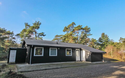 Ømunde - 150M from the Sea: Træ, Hus, Sommerhus, Hjem, Tag, Landdistrikt, Sidespor, Bjælkehytte, Garden Bygninger, Hårdttræ