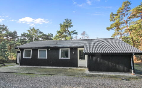 Ømunde - 150M from the Sea: Træ, Hus, Sommerhus, Hjem, Tag, Landdistrikt, Sidespor, Bjælkehytte, Garden Bygninger, Hårdttræ