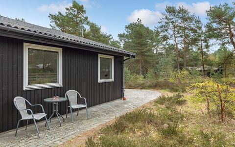Ømunde - 150M from the Sea: Træ, Hus, Sommerhus, Hjem, Tag, Landdistrikt, Sidespor, Bjælkehytte, Garden Bygninger, Hårdttræ