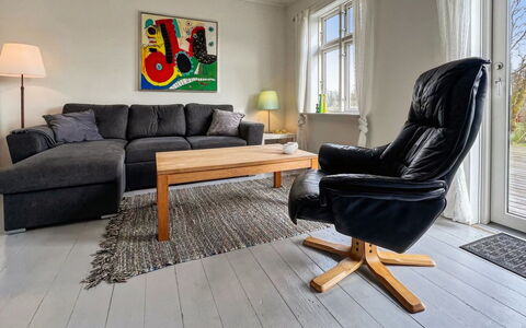 Elize - 250M from the Sea: Boligområde, Tag, Forstad, Indkørsel, Estate, Skorsten