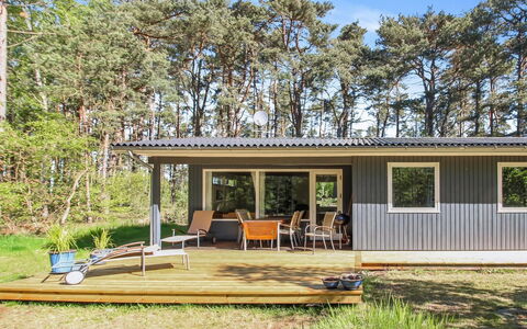 Mikkelina - 700M from the Sea: Bygning, Hus, Vindue, Hjem, Tag, Boligområde, Busk, Sommerhus, Land Lot