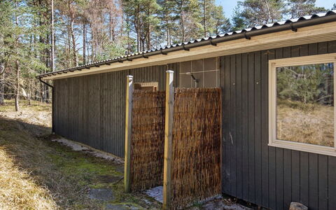 Mikkelina - 700M from the Sea: Bygning, Hus, Vindue, Hjem, Tag, Boligområde, Busk, Sommerhus, Land Lot