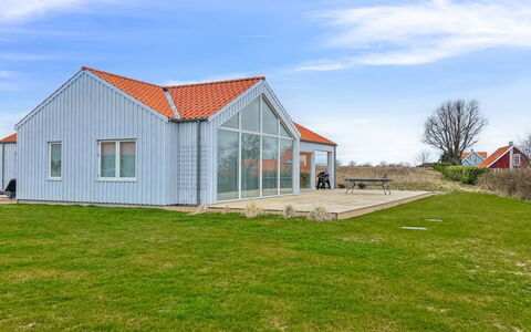 Skoge - 500M from the Sea: Græs, Busk, Hus, Have, Hjem, Sommerhus, Land Lot, Lawn, Bunddække