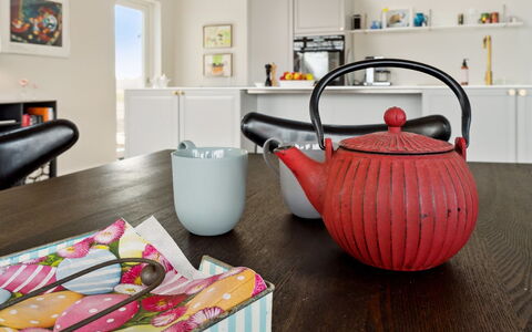 Skoge - 500M from the Sea: Bordservice, Serveware, Teapot, Køkken Apparat, Køkken, Tallerkner, Porcelæn