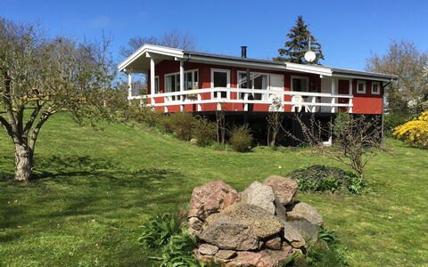 Hannele - 200M from the Sea: Tag, Hus, Land Lot, Hjem, Sommerhus, Estate, Garden Bygninger, Skygge, Bjælkehytte, Landscaping