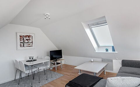 Sylviane - 500M from the Sea: Busk, Urban Design, Bunddække, Mursten, Lejlighed, Estate, Murværk, Altan, Landscaping