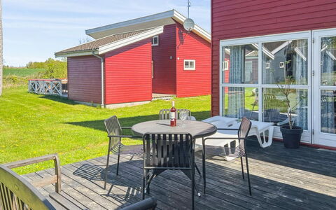 Carlie - 2.8Km from the Sea: Træ, Hus, Sommerhus, Hjem, Tag, Landdistrikt, Sidespor, Bjælkehytte, Garden Bygninger, Hårdttræ