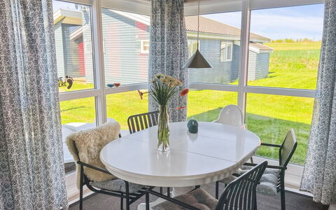 Carlie - 2.8Km from the Sea: Træ, Hus, Sommerhus, Hjem, Tag, Landdistrikt, Sidespor, Bjælkehytte, Garden Bygninger, Hårdttræ