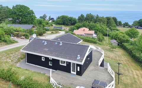 Tjelle - 300M from the Sea: Tag, Hjem, Dør, Sommerhus, Skygge, Sidespor, Gård, Estate, Backyard