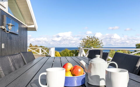 Tjelle - 300M from the Sea: Tag, Hjem, Dør, Sommerhus, Skygge, Sidespor, Gård, Estate, Backyard