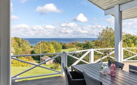 Tjelle - 300M from the Sea: Tag, Hjem, Dør, Sommerhus, Skygge, Sidespor, Gård, Estate, Backyard