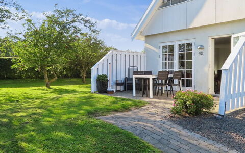 Ayk - 400M from the Sea: Tag, Hus, Land Lot, Hjem, Sommerhus, Estate, Garden Bygninger, Skygge, Bjælkehytte, Landscaping