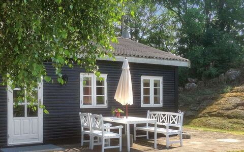 Kristine - 4Km from the Sea: Træ, Hus, Sommerhus, Hjem, Tag, Landdistrikt, Sidespor, Bjælkehytte, Garden Bygninger, Hårdttræ