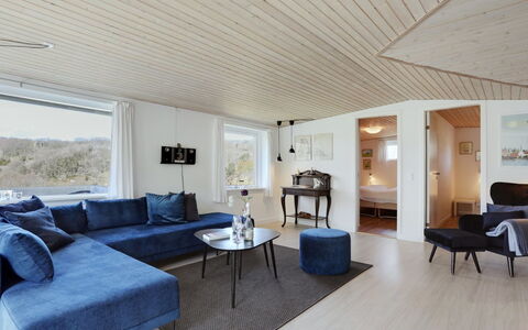 Cristiana - 950M from the Sea: Træ, Hus, Sommerhus, Hjem, Tag, Landdistrikt, Sidespor, Bjælkehytte, Garden Bygninger, Hårdttræ