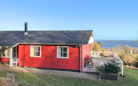 Iikka - 300M from the Sea: Træ, Hus, Sommerhus, Hjem, Tag, Landdistrikt, Sidespor, Bjælkehytte, Garden Bygninger, Hårdttræ