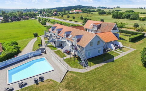 Hertha - 500M from the Sea: Træ, Hus, Sommerhus, Hjem, Tag, Landdistrikt, Sidespor, Bjælkehytte, Garden Bygninger, Hårdttræ