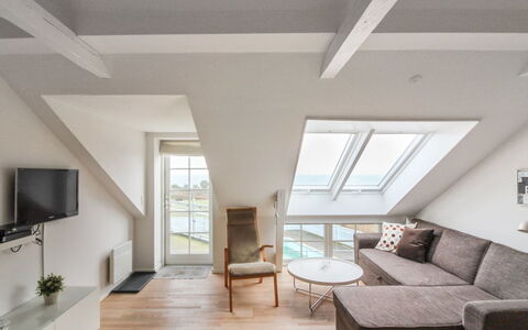 Hertha - 500M from the Sea: Træ, Hus, Sommerhus, Hjem, Tag, Landdistrikt, Sidespor, Bjælkehytte, Garden Bygninger, Hårdttræ