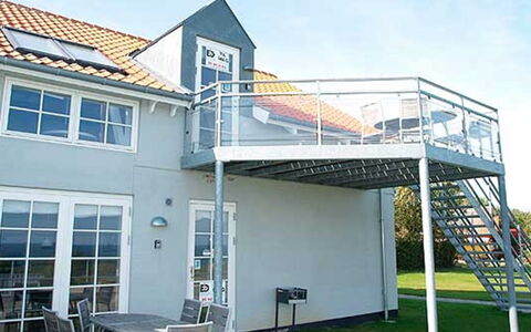 Hertha - 500M from the Sea: Træ, Hus, Sommerhus, Hjem, Tag, Landdistrikt, Sidespor, Bjælkehytte, Garden Bygninger, Hårdttræ