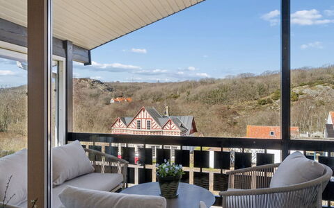 Takenya - 400M from the Sea: Svømmepøl, Udendørs Møbler, Møbel, Udvej, Flise, Eco Hotel, Skygge, Stol, Fritid, Estate