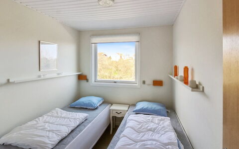 Ebertina - 500M from the Sea: Væg, Soveværelse, Etage, Seng, Bed Frame, Loft, Sengetøj, Sengetøj, Sovesal, Madras
