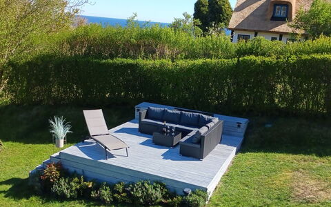 Ebertina - 500M from the Sea: Udendørs Møbler, Dæk, Have, Skygge, Gårdhave, Landscaping, Hårdttræ, Backyard, Design, Gård