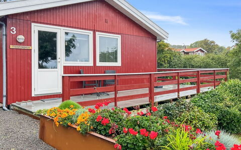 Ebertina - 500M from the Sea: Hus, Sommerhus, Tag, Garden Bygninger, Skygge, Skur, Backyard, Udendørs Møbler, Gård, Lawn
