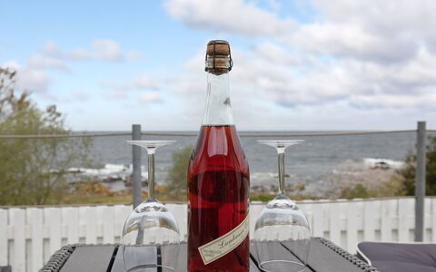 Ensio - 150M from the Sea: Flaske, Drinkware, Glas Flaske, Barware, Vin, Vinflaske
